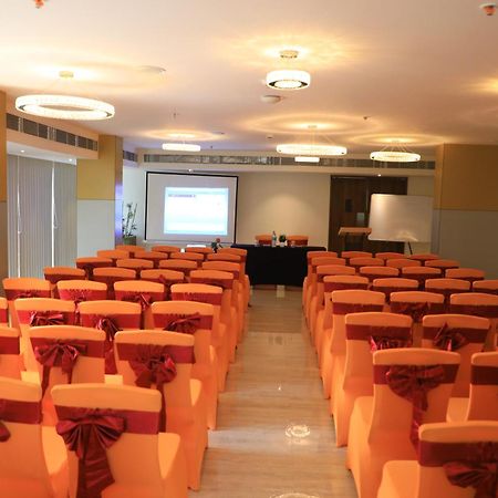 Vivid A Boutique Hotel Tiruchirappalli Exteriör bild