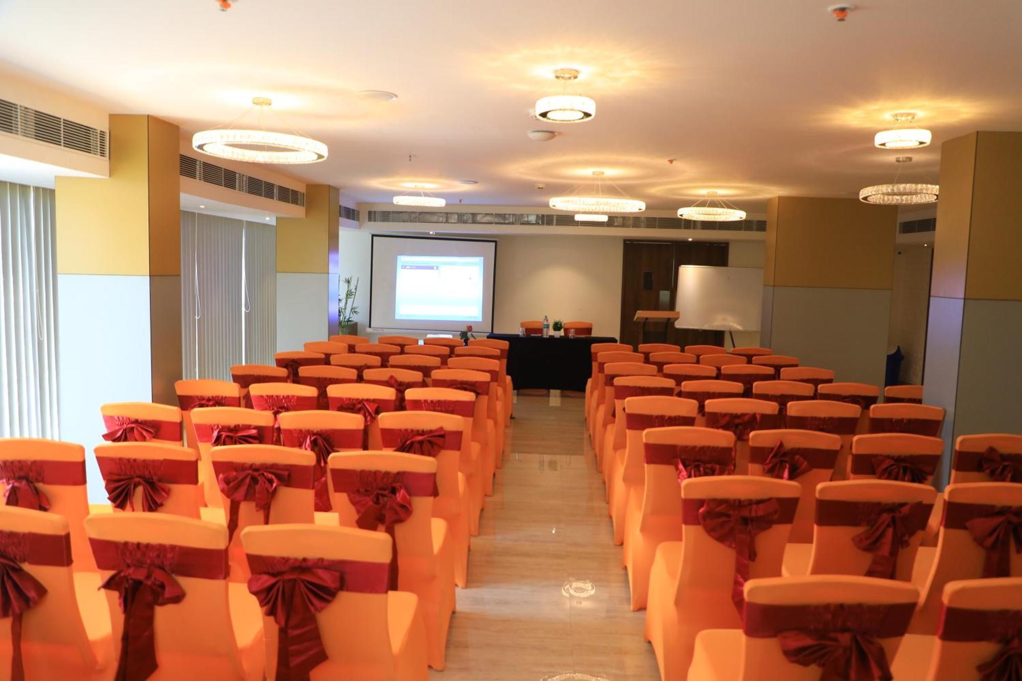 Vivid A Boutique Hotel Tiruchirappalli Exteriör bild