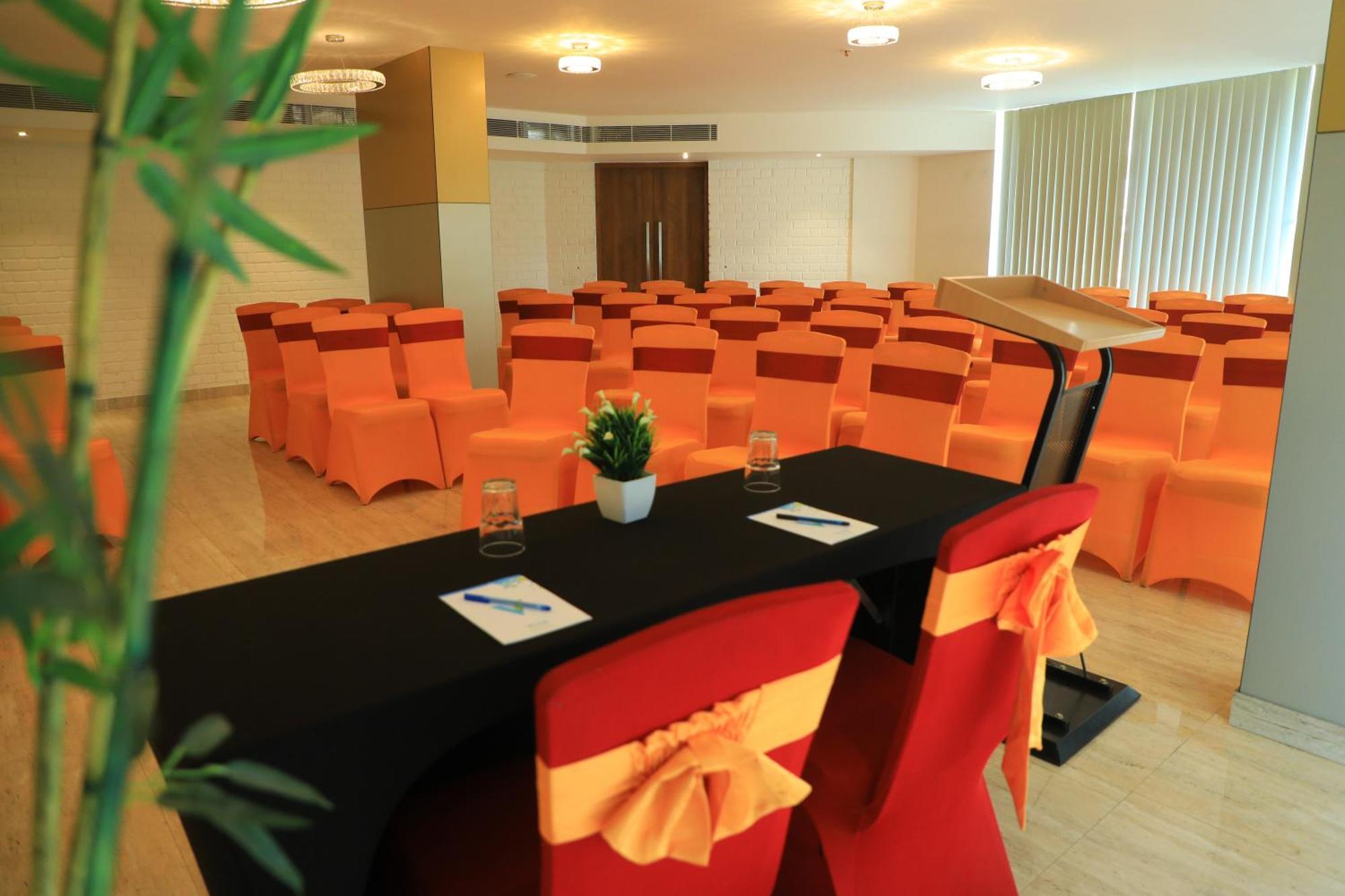 Vivid A Boutique Hotel Tiruchirappalli Exteriör bild