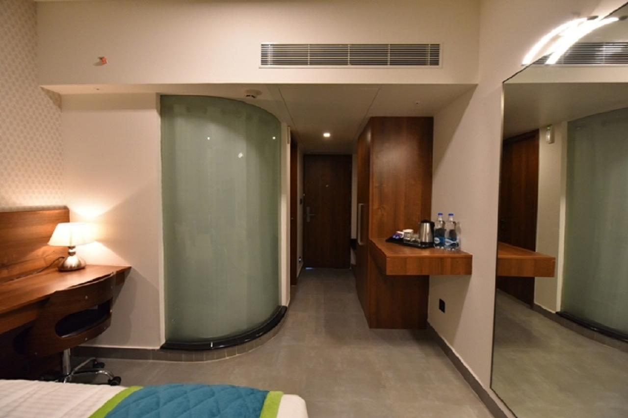 Vivid A Boutique Hotel Tiruchirappalli Exteriör bild