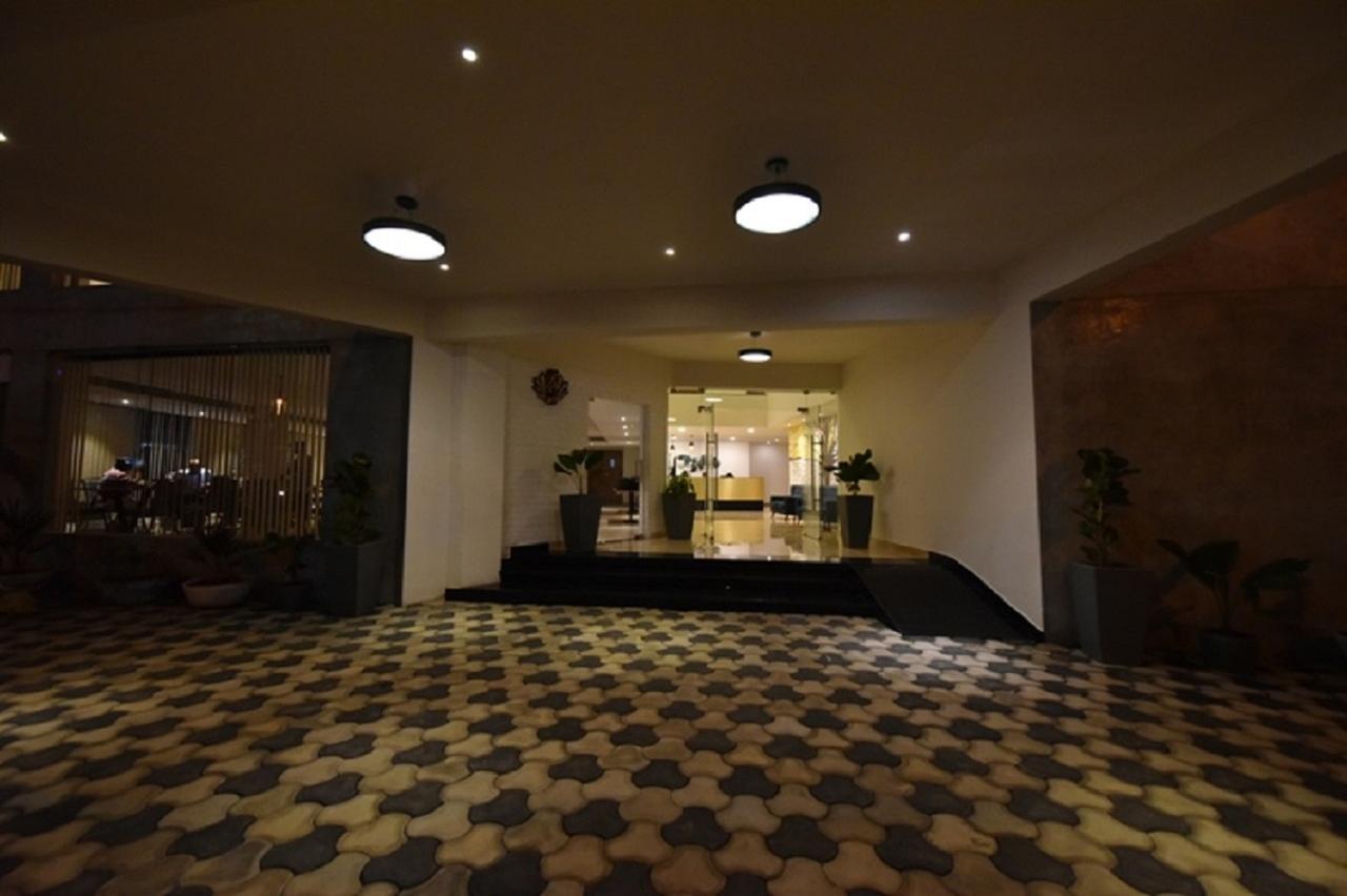 Vivid A Boutique Hotel Tiruchirappalli Exteriör bild