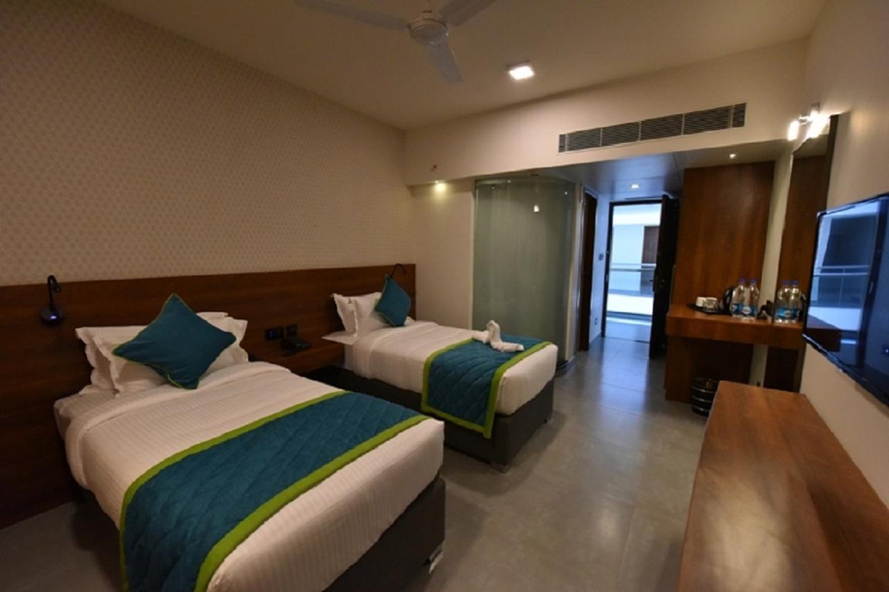 Vivid A Boutique Hotel Tiruchirappalli Exteriör bild