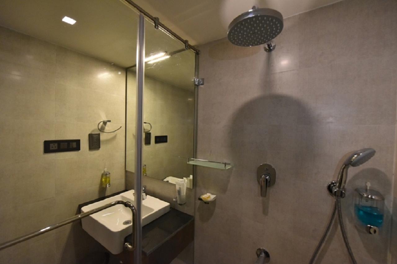 Vivid A Boutique Hotel Tiruchirappalli Exteriör bild